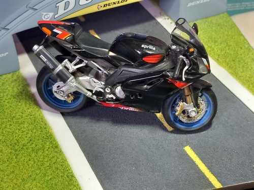 Solido aprilia rsv 1000 - aprilia,
