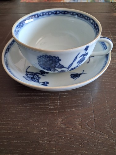 Rare tasse sous - tasse,