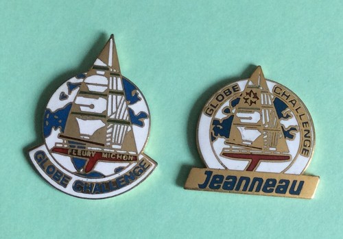 Pin lapel globe - pin's,