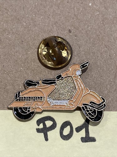 Pins collection scooter rose