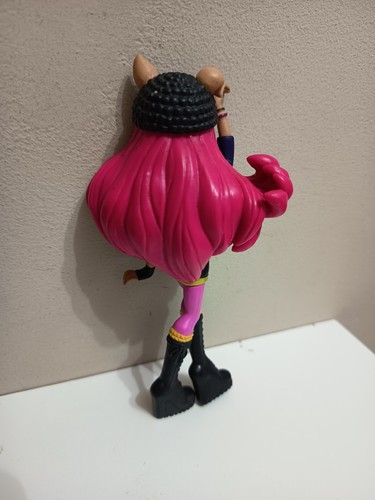 Monster high figurine howleen - high,