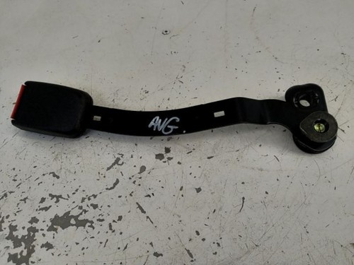 Attache ceinture avant - , gauche