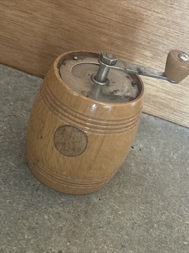 Ancien moulin à poivre - ,