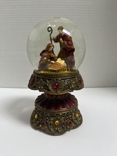 Christmas Mary, Joseph and Baby Jesus Musical Snow Globes Domain Boule A Neige