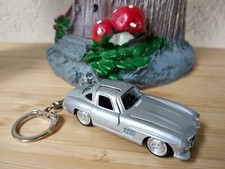 Porte clé Mercedes 300 SL grise en métal, neuf,idée cadeau sympa