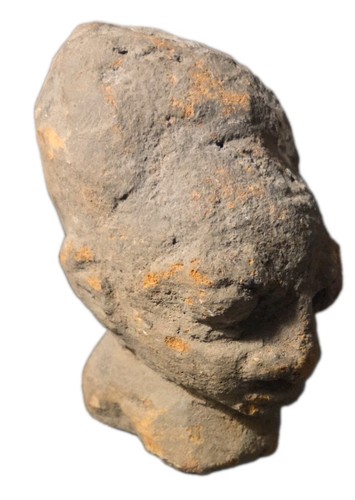 Ancienne tête sculptée - , en