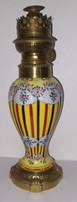 BELLE LAMPE A PETROLE PIED