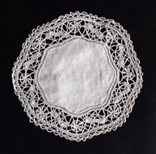 ANTIQUE LINEN PLACEMAT CENTERPIECE DIAMETER 0.19 METERS