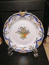 Assiette murale en faience de