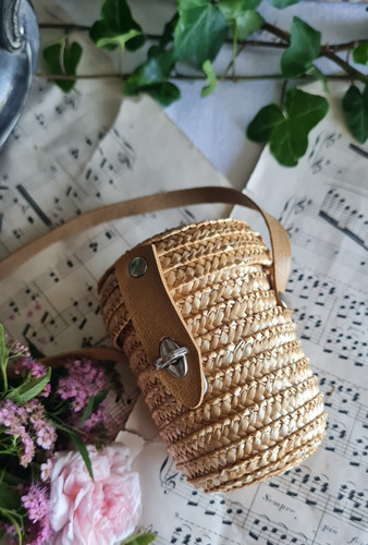 Ancien petit panier - de, en