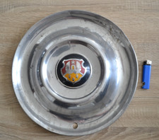 Ancien enjoliveur de voiture