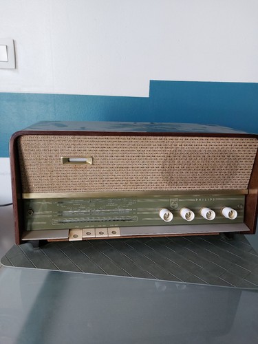 Tres belle ancienne radio - belle, en