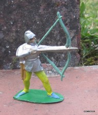 CYRNOS MOYEN AGE / FIGURINE