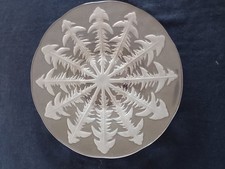 Plat cristal blanc signé