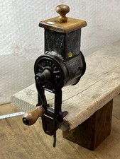 ancienne râpe à fromage