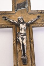 Pretty old small crucifix in patinated bronze 19th century