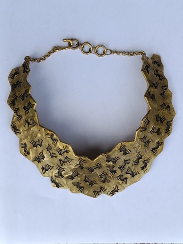 Superbe collier plastron biche - collier,