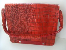 UNANYME GEORGES RECH  SAC  EN CUIR DE VACHETTE ROUGE MODÈLE BEAUREPAIRE