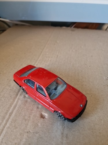 Bmw 335 burago 1 43e - 335, -1.43e