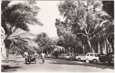 AF028 AFRICA - DJIBOUTI - A CENTRAL STREET WITH ITS OLD CARS