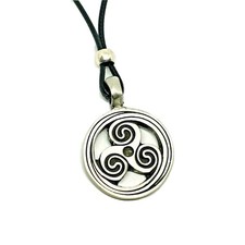 Pendentif triskèle symbole