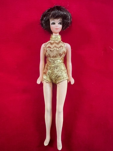 Petite poupée mannequin