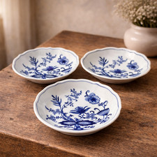 3 petites assiettes, coupelle