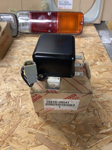 Relay plugs volts toyota - 24,