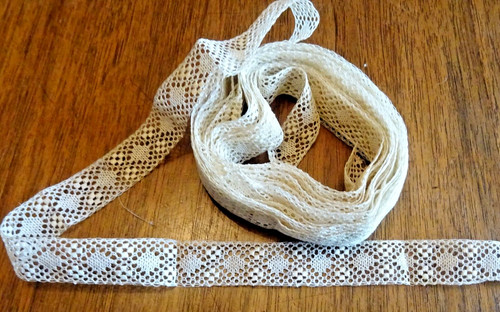 Dentelle ancienne aux fuseaux