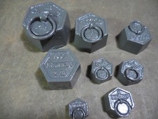 8 poids hexagonaux anciens en