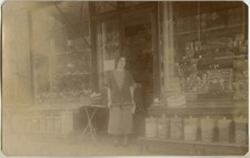ANTIQUE PHOTO - VINTAGE SNAPSHOT - GROCERY STORE CONFECTIONERY SHOWCASE