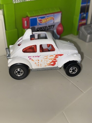 Hot wheels white blazin - hot, bug