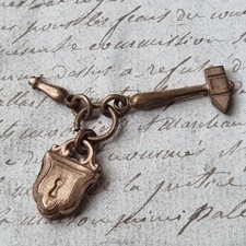 Breloques Anciennes Laiton