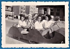 vintage photo sexy girls in shorts large pedal toy car 1947 Belgium cuistax