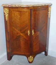 Encoignure en marqueterie -