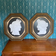 Bas-reliefs français XIXème – Couple personnages antique plâtre sur ardoise