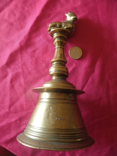 Cloche main hindoue - main,