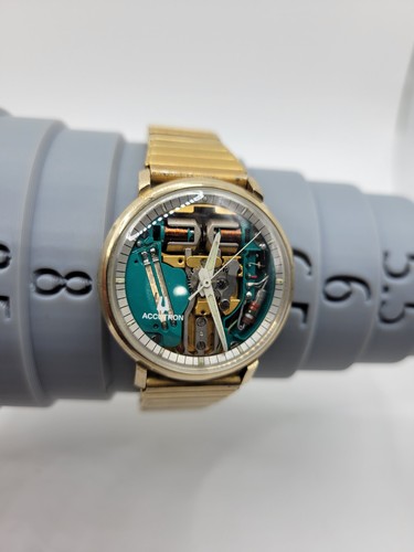 Vintage 70s bulova - vintage,