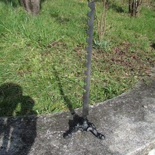 Ancien pied tourne broche