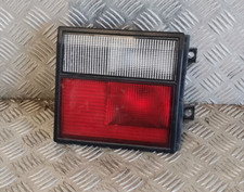 Feu arrière gauche sur coffre