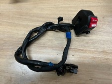 UN COMMODO COMMANDE DROITE