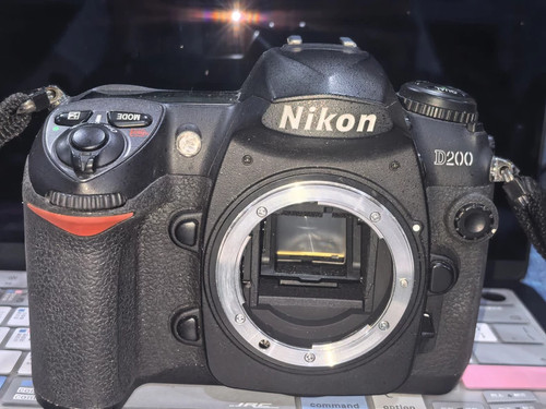 Nikon d200 digital - nikon, slr