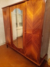 armoire, lit avec sommier et