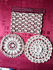 Lot 1 : 3 napperons anciens en