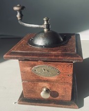 PETIT MOULIN A CAFÉ OU  A