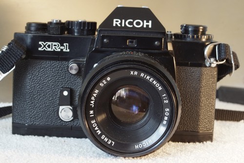 Ricoh avec objectif - avec,