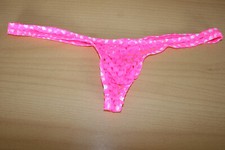 string homme couleur rose