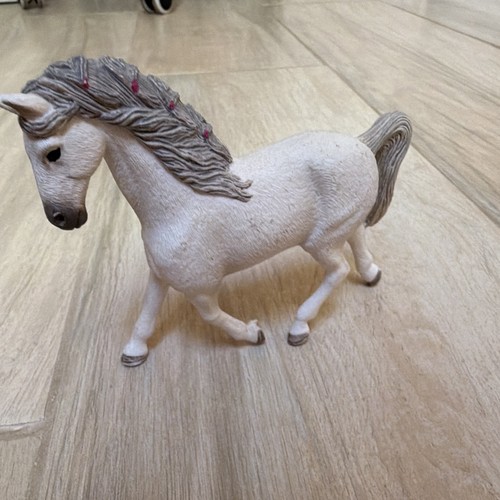 Schleich figurine cheval blanc