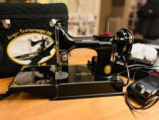 SUPERBE MACHINE A COUDRE