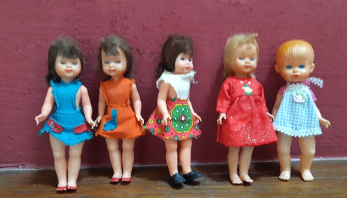 Lot petites poupees - lot,